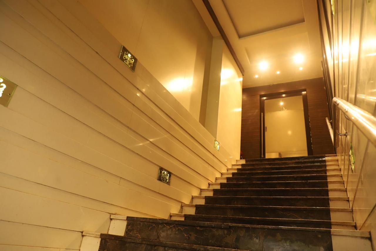 Hotel Sai Pritam Мумбаї Екстер'єр фото