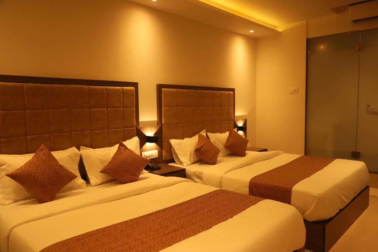 Hotel Sai Pritam Мумбаї Екстер'єр фото